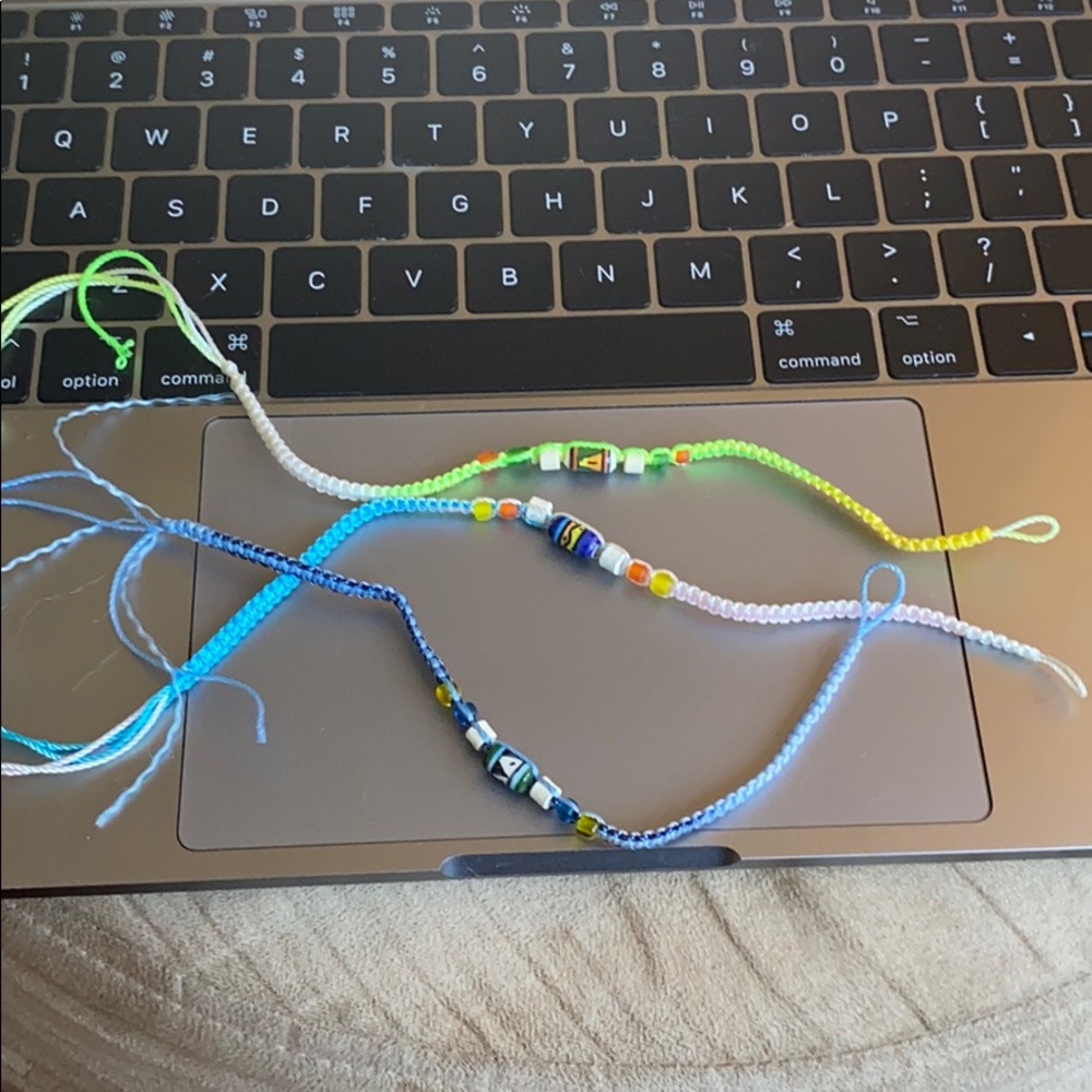 Bracelet Set PERFECT CONDITION - Picture 2 of 4